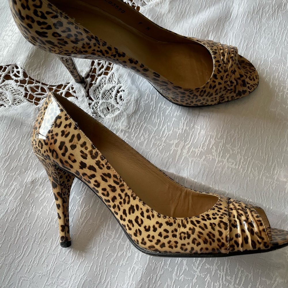 Stuart Weitzman Pumps - Picture 2 of 6